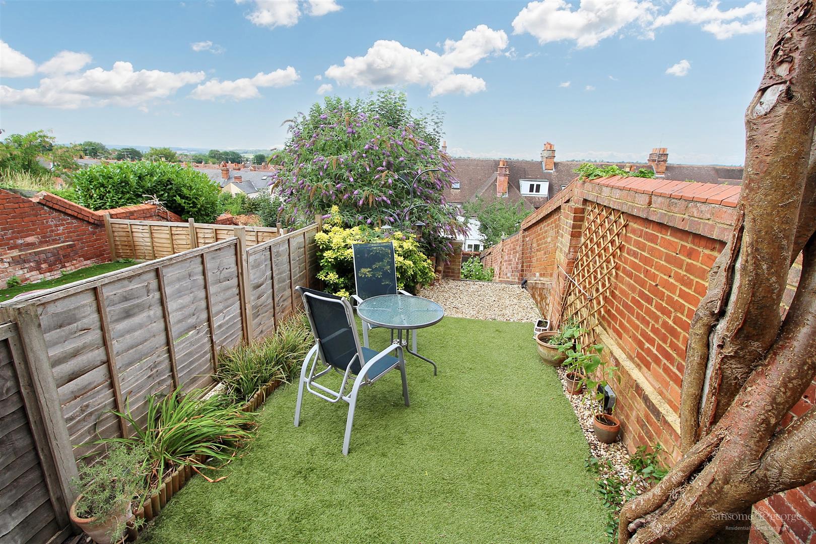 2 bed property in Tilehurst Road, Reading